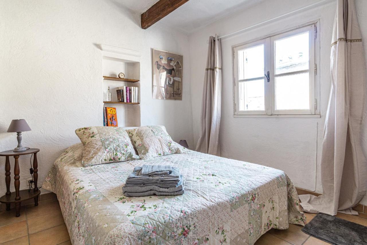 Maison De Village Au Coeur De LʼIsle-sur-la-Sorgue Dış mekan fotoğraf
