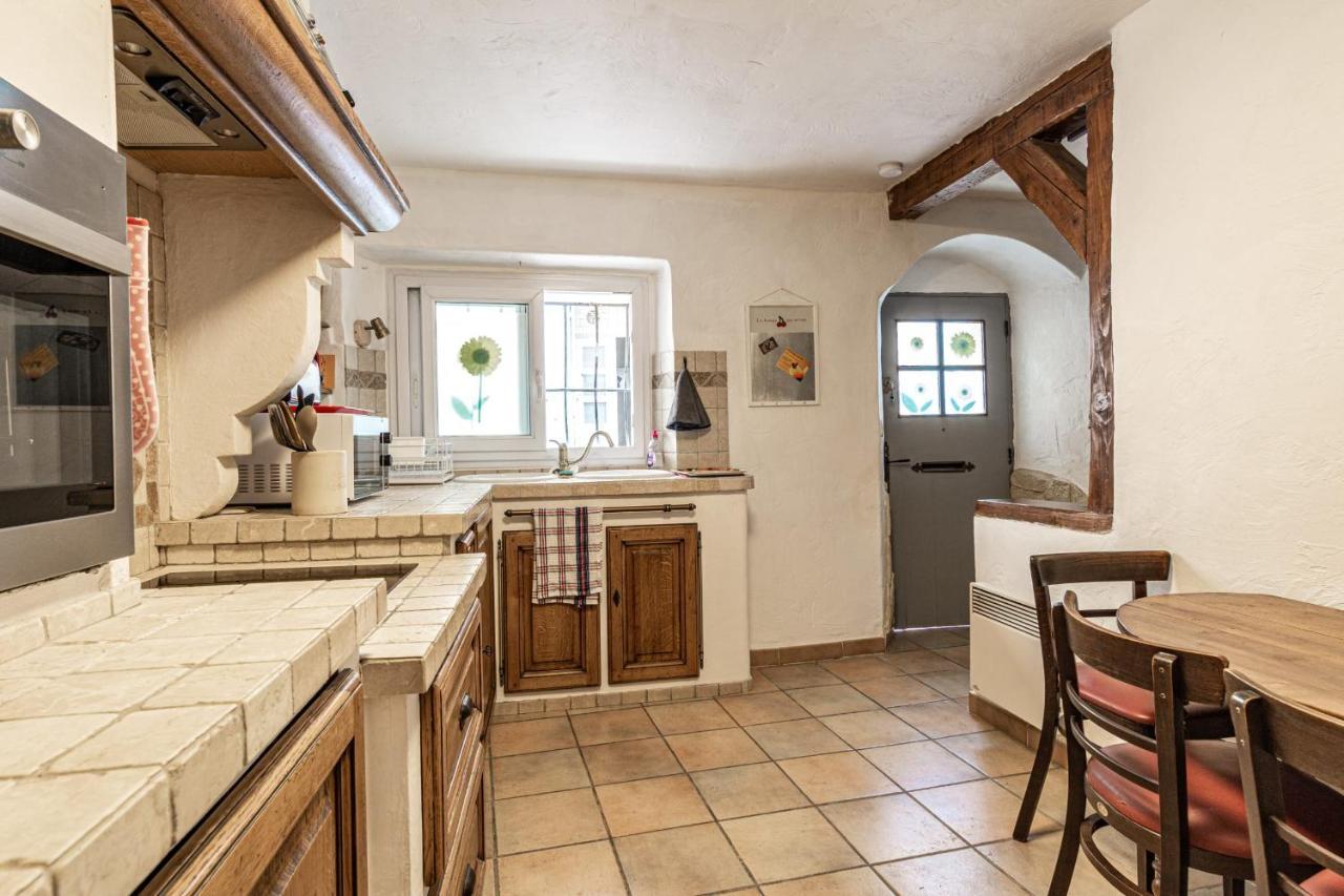 Maison De Village Au Coeur De LʼIsle-sur-la-Sorgue Dış mekan fotoğraf